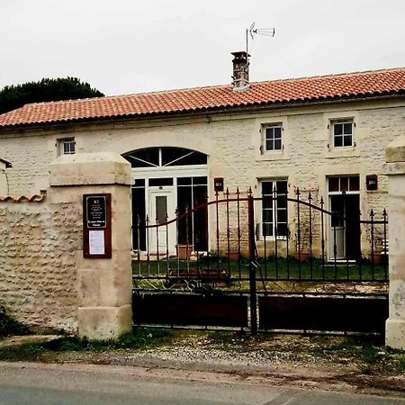 La Maison D'Hotes Des Charentes Les Touches-de-Périgny المظهر الخارجي الصورة